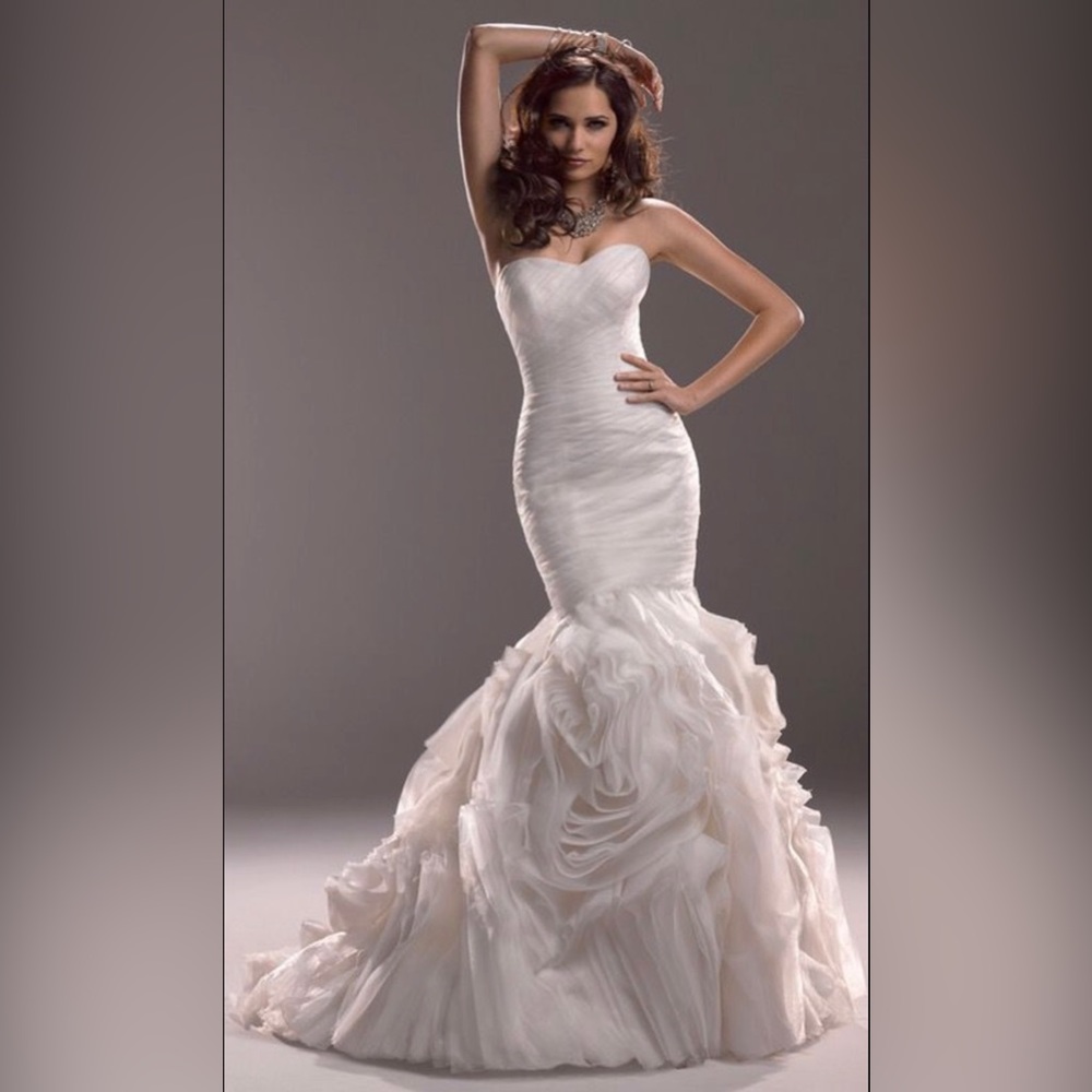 Maggie Sottero Wedding Dress